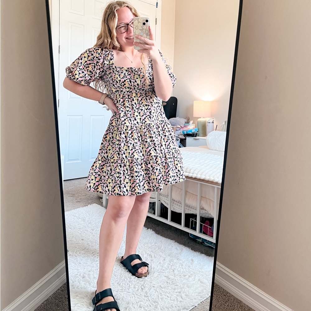 WAYF Floral Puff Sleeve Dress